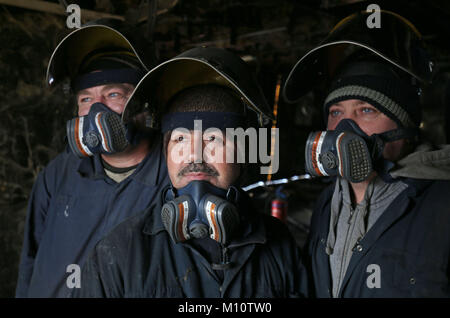 Rumänische Platte - Arbeiter an der Dales Marine Limited in Leith Imperial Trockendock, Edinburgh. Minister für Wirtschaft, Innovation und Energie Paul Steuerhaus verkündete heute die zweite Runde der Finanzmittel für die Stilllegung Challenge Fund. Stockfoto