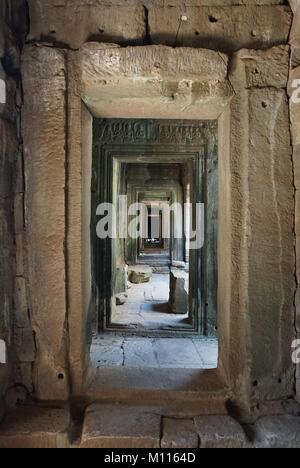 Türrahmen nach dem Türrahmen innen von Bayon Tempel am 20. Dezember in Angkor, Kambodscha 2017. Stockfoto