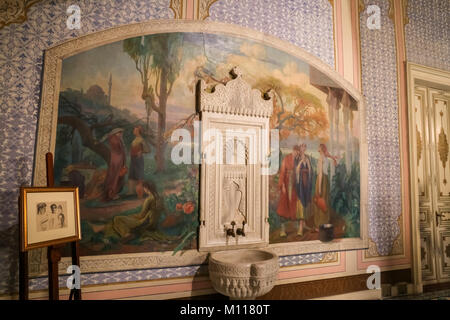 ISTANBUL, Türkei - 29 Oktober, 2017: Malerei und Brunnen im Abdulmecid Efendi Kiosk Stockfoto