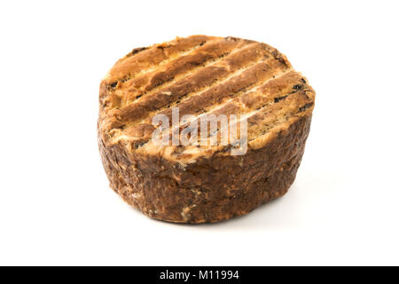 Geräucherter Ricotta auf weißem Hintergrund Stockfoto