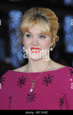 Englische Schauspielerin Emerald Fennell besucht die UK Premiere des Dänischen Mädchen im Odeon Leicester Square in London. 8. Dezember 2015 © Paul Treadway Stockfoto