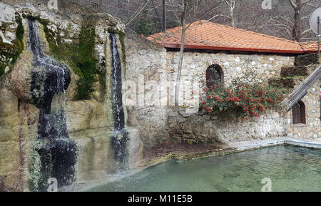 Wasserfall und Pool bei Loutra Pozar von Aridaia in Mazedonien, Griechenland Stockfoto