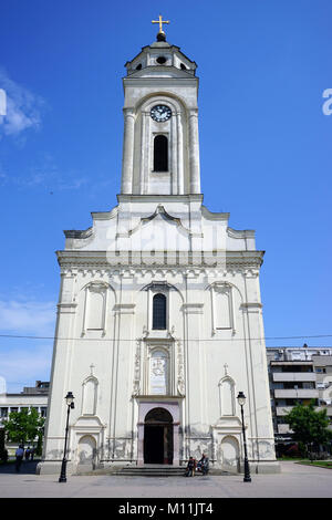 SMEDEREVO, Serbien - ca. Mai 2016 Kirche St. Georg auf dem Hauptplatz Stockfoto