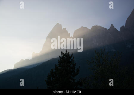 Der Langkofel Gruppe, Italienisch Langkofelgruppe, ist ein Bergmassiv in der westlichen Dolomiten, Südtirol, Italien. Stockfoto