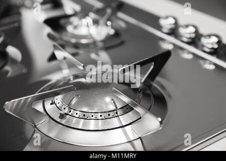 Moderne Gas Herd Brenner aus glänzendem Edelstahl Stockfoto