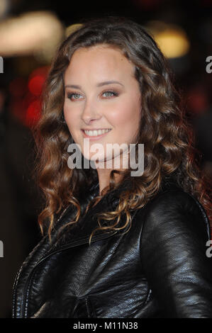 April Pearson besucht die UK Premiere von Daddy's Home bei Vue Leicester Square in London. 9. Dezember 2015 © Paul Treadway Stockfoto