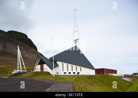 Moderne Kirche vom Architekten Hákon Hertevig im Dorf Olafsvik, Island Stockfoto