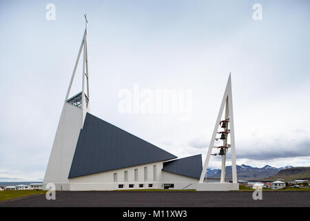 Moderne Kirche vom Architekten Hákon Hertevig im Dorf Olafsvik, Island Stockfoto