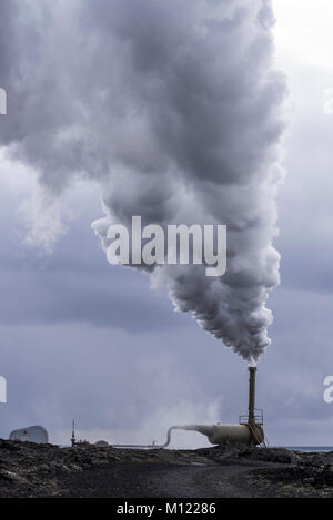 Dampf-Spalte in Reykjanes power station, Suðurnes, Island Stockfoto