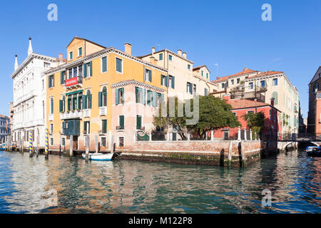 Rio de S Vidal Kanal aus dem Canal Grande, San Marco, Venedig, Venetien, Italien mit den bunten Palazzo Civran Badoer Barozzi Stockfoto