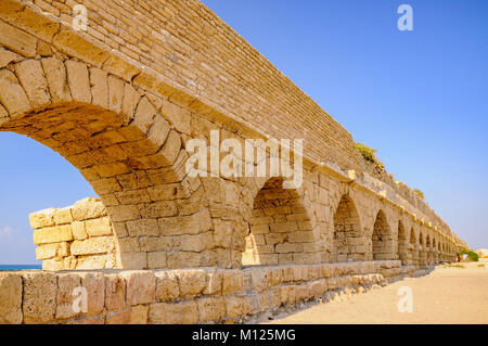 Ruinen des antiken Cesarea von Herodes, Israel gebaut Stockfoto