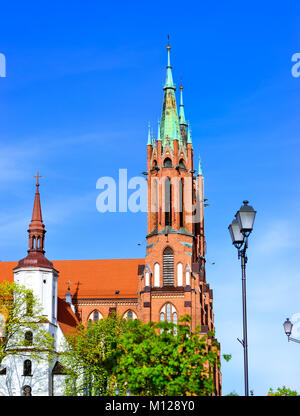 Kathedrale Basilica der Annahme von gesegneten Jungfrau Maria in Bialystok, Polen. Gotische Architektur aus rotem Backstein - religiöse Erinnerungs- und worsh Stockfoto