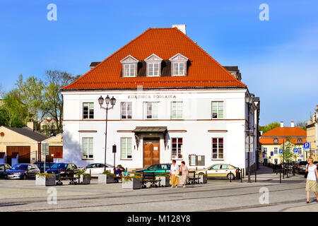 Bialystok, Polen - 29. April 2012: historische Gebäude und Sehenswürdigkeiten am zentralen Platz von Kosciusko Markt. Sonniger Frühlingstag in Western Euro Stockfoto