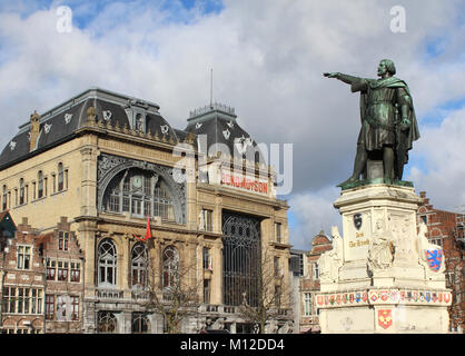 GENT, Belgien, 16. Januar 2018: Blick auf den Freitag Marktplatz, historischen Gebäuden und die Statue von Jacob Van Artevelde in Gent. Stockfoto