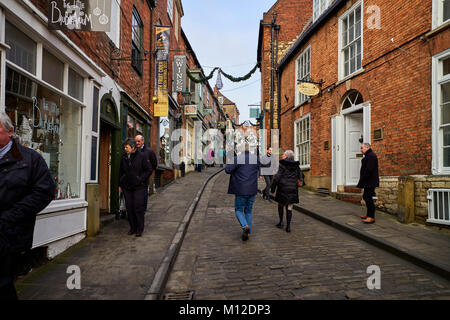 Steilen Hügel im Cathedral Quarter von Lincoln Stockfoto