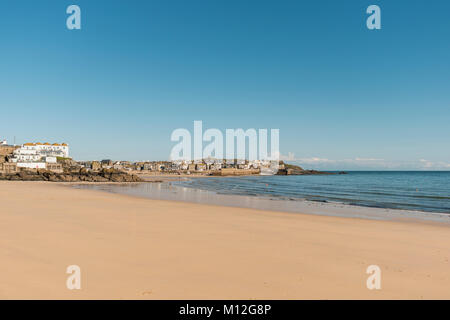 Blick auf St. Ives von Porthminster Beach, Cornwall, Großbritannien Stockfoto