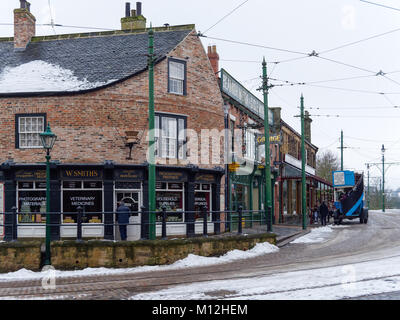 STANLEY, County Durham/UK - Januar 20: Alte Shop im Norden von England Open Air Museum in Stanley, County Durham am 20. Januar 2018. Nicht identifizierte Personen Stockfoto