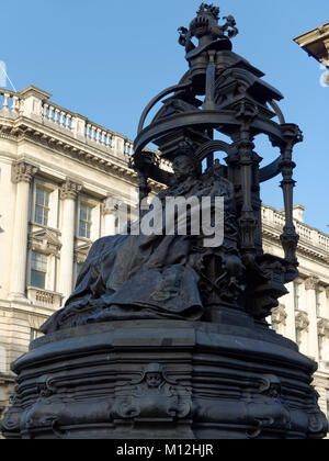 NEWCASTLE UPON TYNE, Tyne und Wear/UK - Januar 20: Statue von Queen Victoria in Newcastle upon Tyne, Tyne und am 20. Januar 2018 Verschleiß Stockfoto