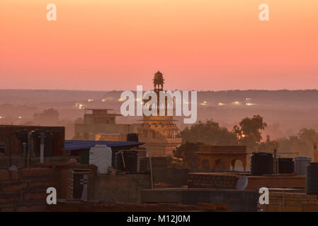 Die tazia Turm im Badal Palace bei Sonnenuntergang, Jaisalmer, Rajasthan, Indien