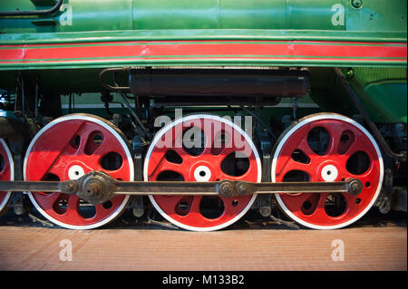 Dampflokomotive Nahaufnahme der Räder Stockfoto