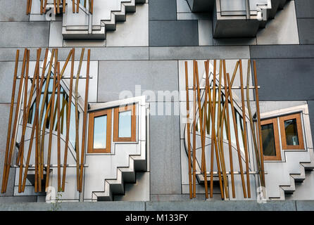 Denken Sie an Schoten oder Kontemplationsräume in der modernen Architektur des schottischen parlamentsgebäudes von Enric Mirales, Holyrood, Edinburgh, Schottland, Großbritannien Stockfoto