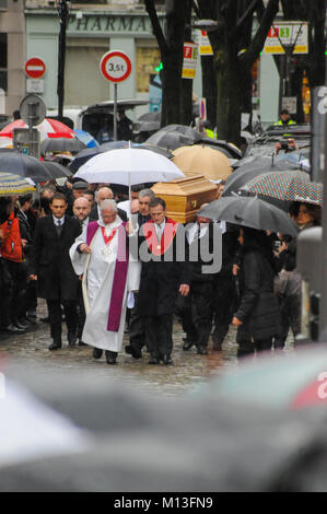 Lyon, Frankreich, 26. Jan. 2018: Paul Bocuse Sarg wird durch die Straße zu Kathedrale Saint-Jean in Mittel-ost-Lyon (Frankreich). Credit: Serge Mouraret/Alamy leben Nachrichten Stockfoto