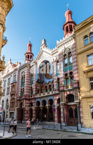 Prag, Tschechische Republik - 18. August 2017: Jerusalem Synagoge in Prag im Freien. Stockfoto