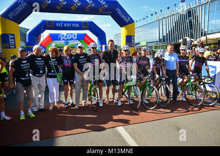 Ljubljana, Slowenien an Juni 11., 2017. Beginn der traditionellen 36. Fahrrad Marathon Franja BTC City am Einkaufszentrum BTC City in Ljubljana. Stockfoto