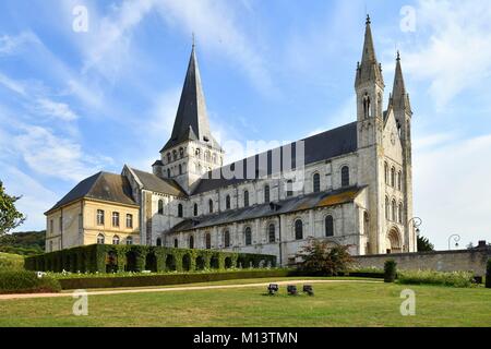 Frankreich, Seine Maritime, Saint-Martin de Boscherville, Saint Georges de Boscherville Abtei aus dem 12. Jahrhundert und die Gärten Stockfoto