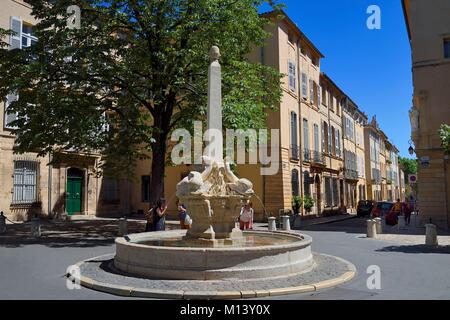 Frankreich, Bouches-du-Rhône, Aix-en-Provence, Mazarin Viertel, Brunnen und vier Delphine (Platz des Quatre Dauphins) Stockfoto