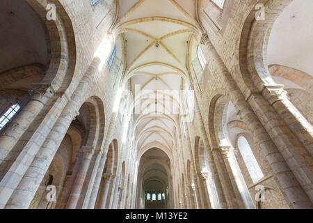 Frankreich, Indre-et-Loire, Loire Tal, ein UNESCO Weltkulturerbe, Saint Benoît-sur-Loire, Benediktinerabtei Saint Benoit auch als Abtei Fleury, das Kirchenschiff Stockfoto