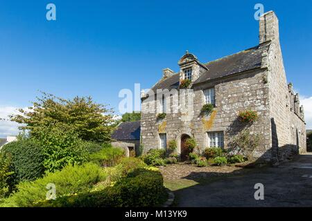 Frankreich, Finistere, Locronan beschriftet Les Plus beaux villages de France (eines der schönsten Dörfer von Frankreich), traditionellen Haus aus Stein Stockfoto