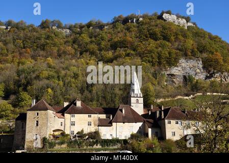 Frankreich, Jura, Reculee de Baume, Baume les Messieurs, Les Plus beaux villages de France (Schönste Dörfer Frankreichs), Abtei, Kirche vom 11. Jahrhundert Stockfoto