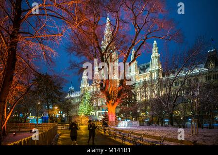 Österreich, Wien, Rathaus, Rathaus, Weihnachtszeit Stockfoto