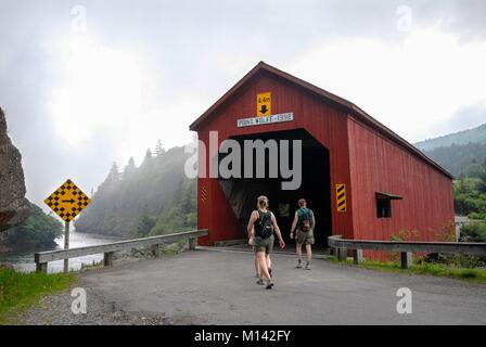 Kanada, New Brunswick, Alma, Fundy National Park, Punkt Wolfe Covered Bridge Stockfoto