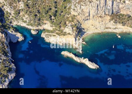 Frankreich, Bouches-du-Rhone, Calanques Nationalpark, Marseille, Calanque de Sugiton, Torpilleur (Luftbild) Stockfoto