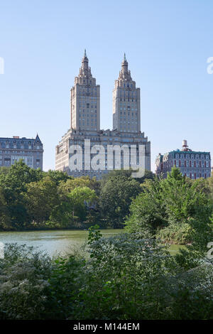 Das San Remo Gebäude mit Blick auf den Central Park in New York Stockfoto