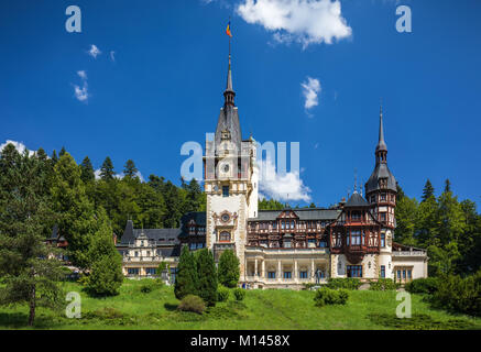 Schloss Peles, Sinaia, Rumänien. Angesichts ihrer historischen und künstlerischen Wert, Schloss Peles ist eine der wichtigsten und schönsten Denkmäler in Europa. Stockfoto