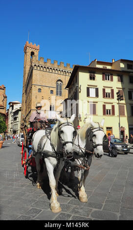 Touristische Pferd carriagein Altstadt Florenz Firenze Toskana Italien Europa, Stockfoto