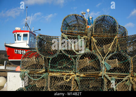 Fischerboote legte am Strand von Aldburgh Suffolk UK Stockfoto