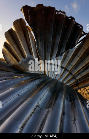 Jakobsmuschel Skulptur Johannes Betjman auf Aldburgh Strand in Suffolk UK Stockfoto