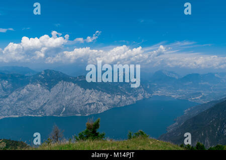 Blick vom Monte Baldo, Malcesine, Italien und Lago di Garda Stockfoto
