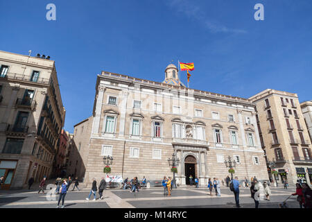 Platz Sant Jaume und dem Palast Palau de la Generalitat de Catalunya, das Gotische Viertel, Barcelona. Stockfoto