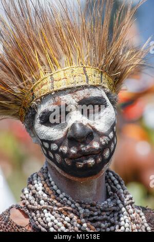 Papua Neu Guinea, West Highland Männer in Mount Hagen singen - Singen Stockfoto