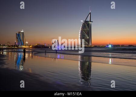 Vereinigte Arabische Emirate, Dubai, Strand in der Nähe von Burj Al Arab Hotel Stockfoto