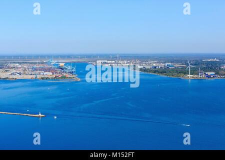 Frankreich, Bouches-du-Rhône, Golf von Fos-sur-Mer, Fos-sur-Mer (Luftbild) Stockfoto