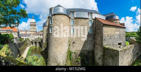 Frankreich, Pas de Calais, Boulogne-sur-Mer, die Basilika Unserer Lieben Frau von der Unbefleckten Empfängnis errichtet zwischen 1827 und 1866 in der Altstadt und Aumont Schloss, Burg aus dem 13. Jahrhundert, jetzt Museum Stockfoto