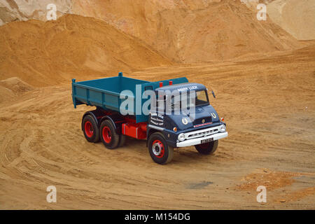 AWD Ford Thames Kipper in Sand Steinbruch Stockfoto