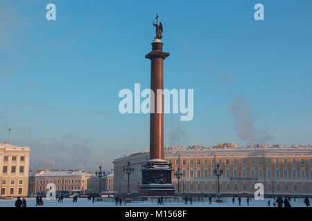 Schlossplatz im Winter, Alexander die Spalte am 16.Januar 2016 in Sankt-Petersburg, Russland Stockfoto