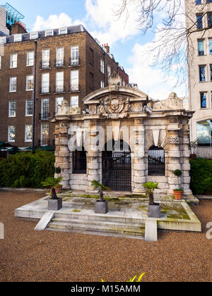 York Wassertor in Victoria Embankment Gardens Park Stockfoto